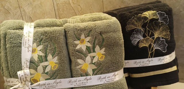 The Ultimate Guide to Choosing the Perfect Bath Towels for Your Home