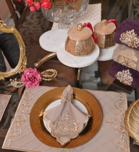 Grand Feast Luxury Table Mats (Set of 6) Rs.500 each